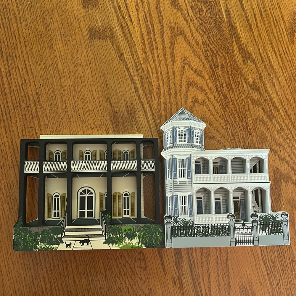 Shelia’s Key West Hand Painted Decorative Wooden Houses - Picture 2 of 6